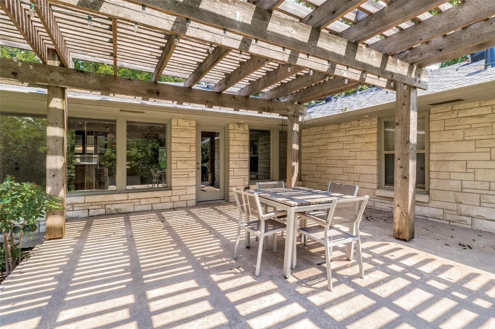 519 Northlake Drive Dallas, TX 75218