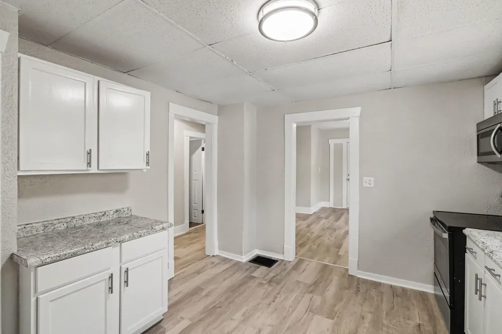 702 Fenimore Avenue Kalamazoo, MI 49048