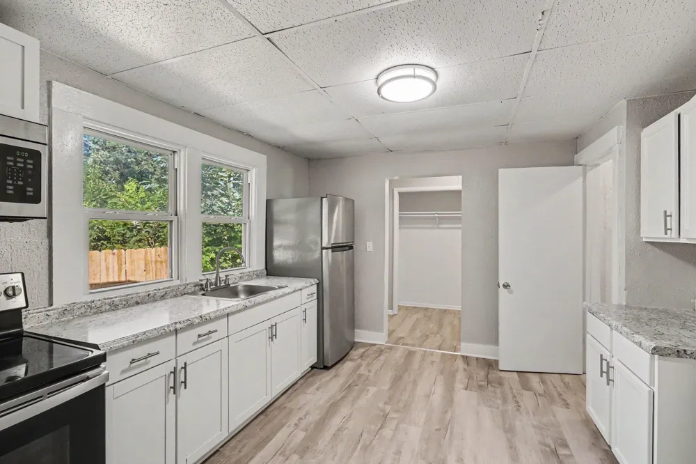 702 Fenimore Avenue Kalamazoo, MI 49048