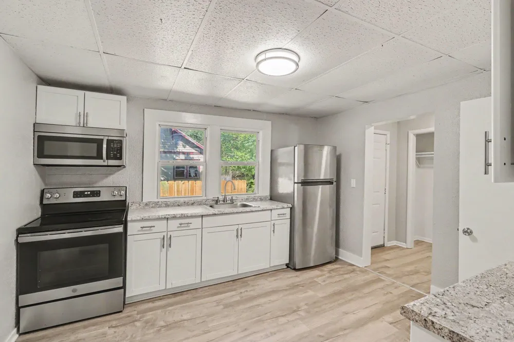 702 Fenimore Avenue Kalamazoo, MI 49048