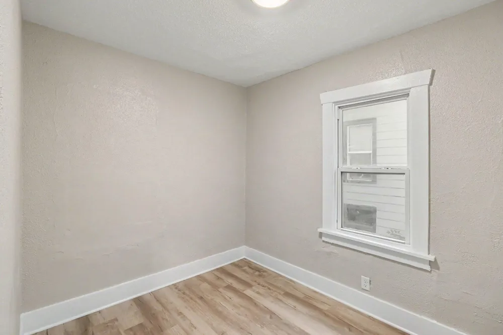 702 Fenimore Avenue Kalamazoo, MI 49048
