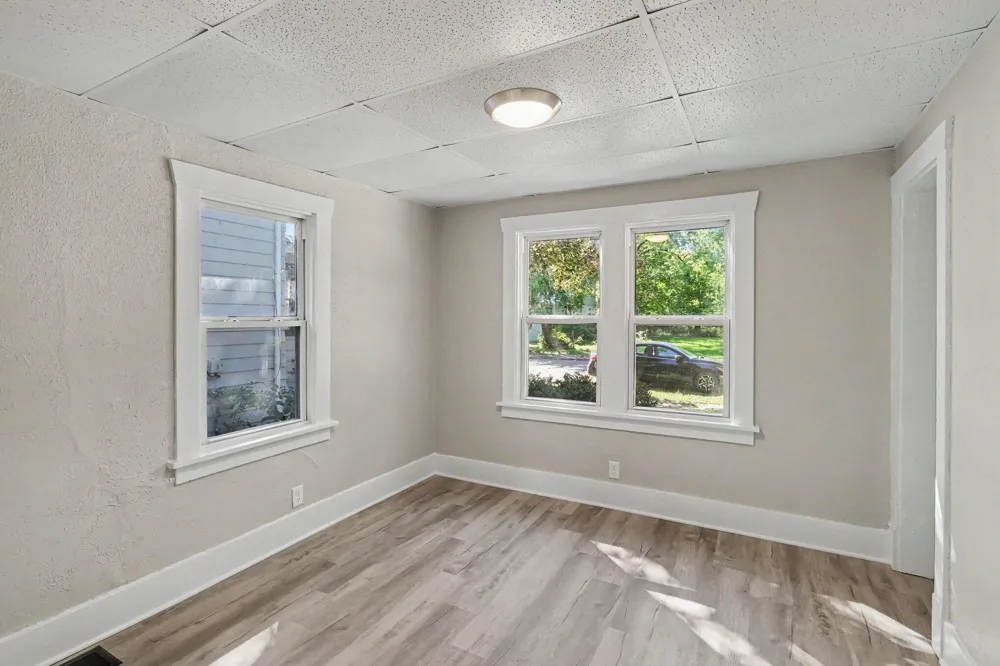 702 Fenimore Avenue Kalamazoo, MI 49048