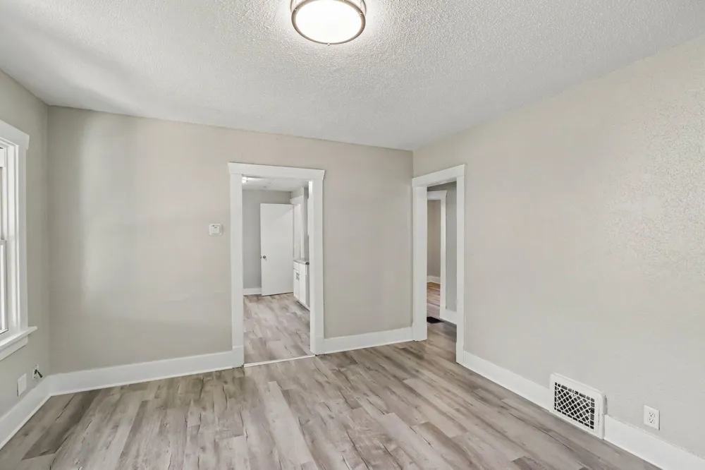702 Fenimore Avenue Kalamazoo, MI 49048