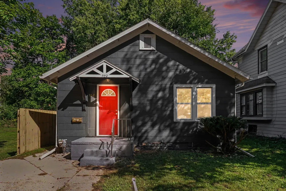 702 Fenimore Avenue Kalamazoo, MI 49048