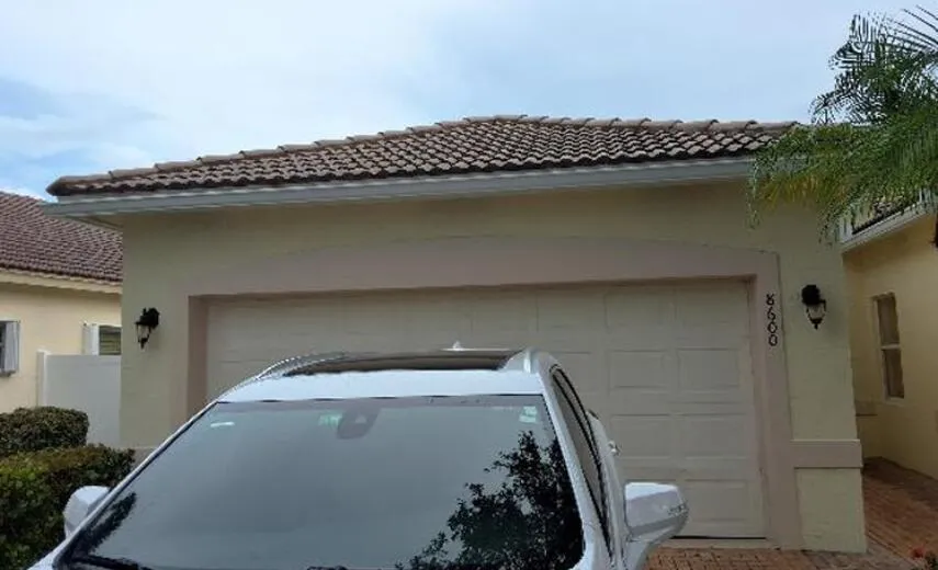 8600 PINE CAY West Palm Beach, FL 33411