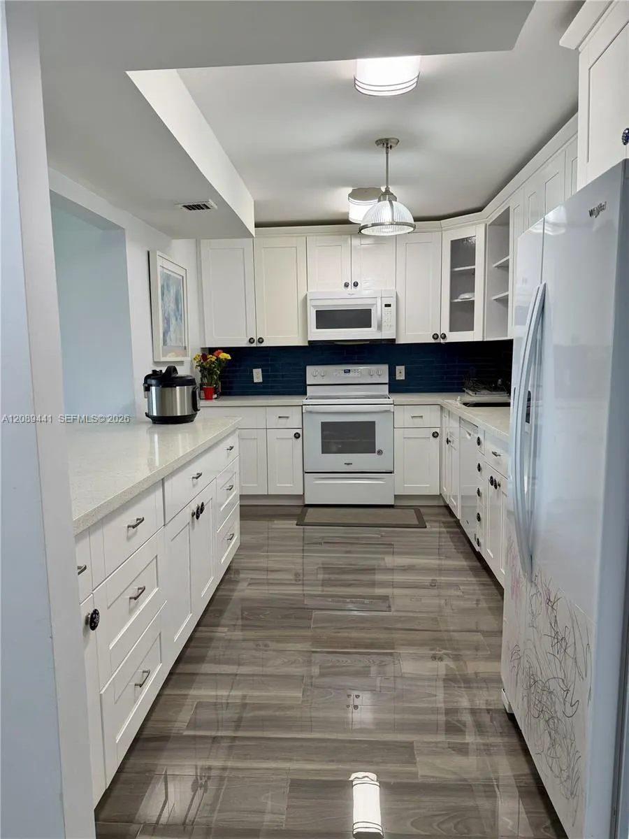 2681 S Course Dr #406 Pompano Beach, FL 33069