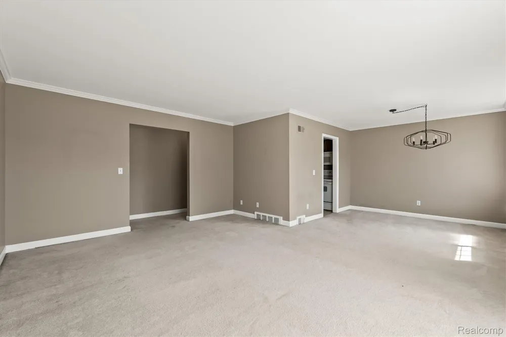 1975 Axtell Drive Troy City, MI 48084