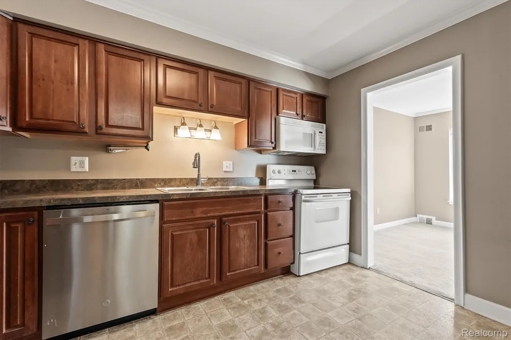 1975 Axtell Drive Troy City, MI 48084