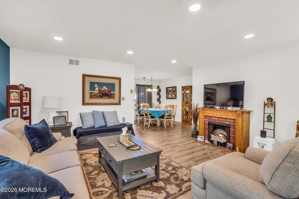 632 Finchley Court Manchester, NJ 08759