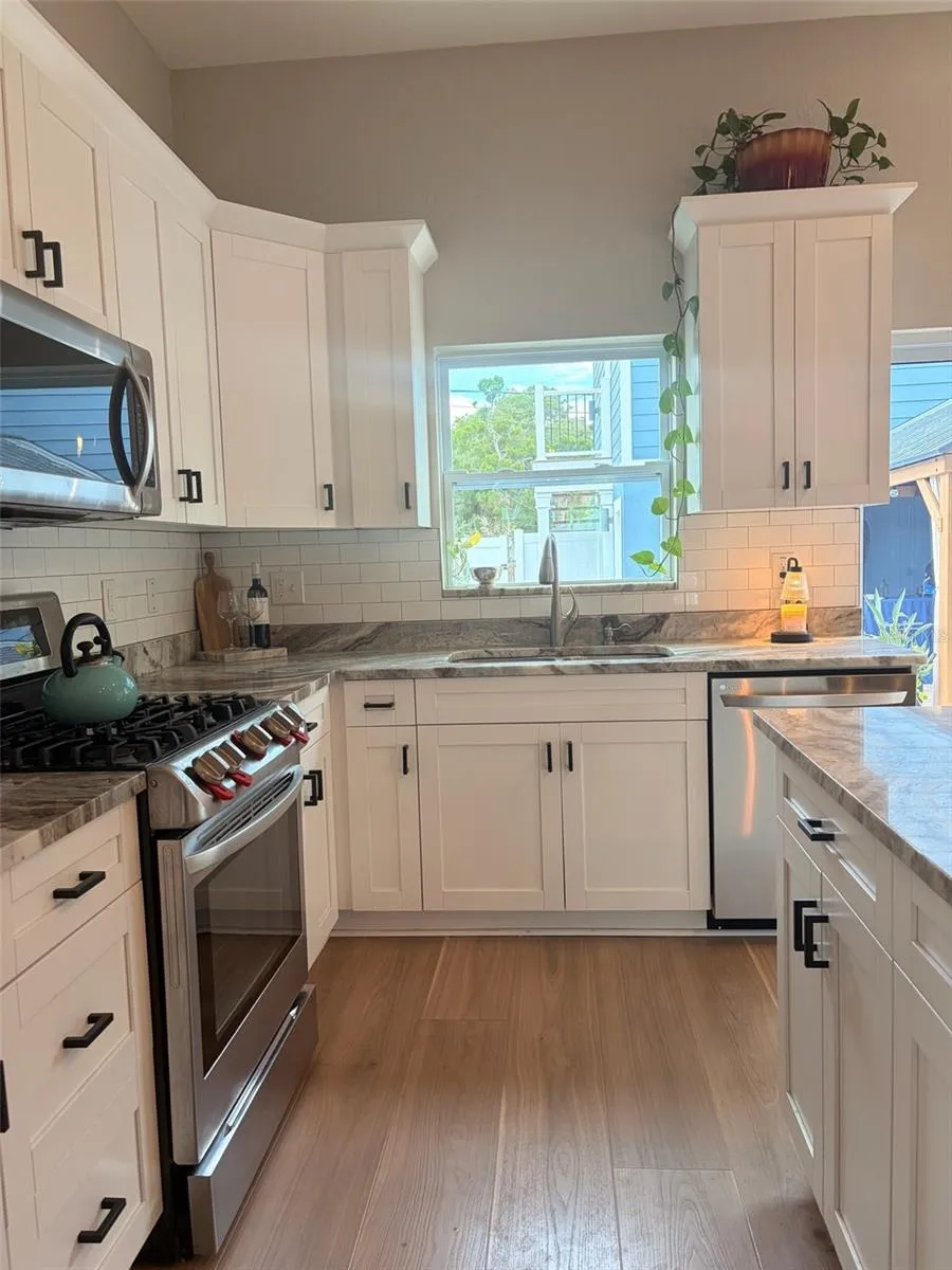 2439 4TH AVENUE S St Petersburg, FL 33712