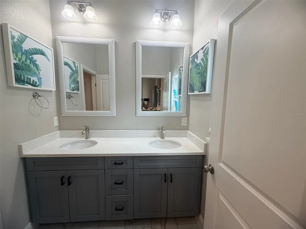 2439 4TH AVENUE S St Petersburg, FL 33712