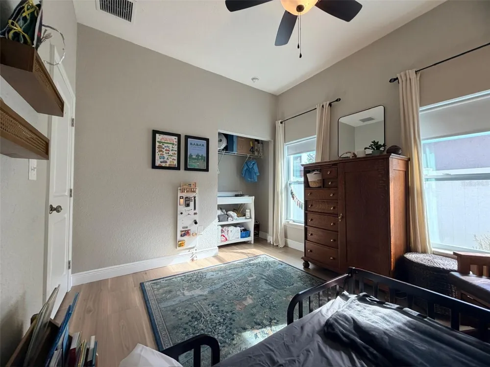 2439 4TH AVENUE S St Petersburg, FL 33712