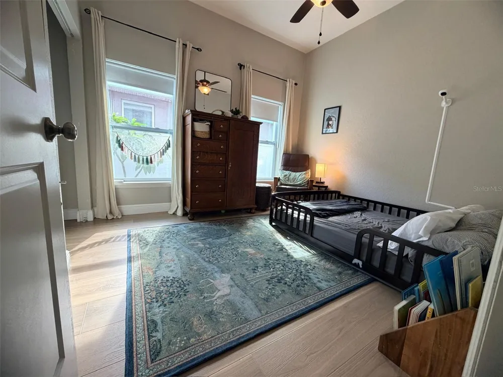 2439 4TH AVENUE S St Petersburg, FL 33712