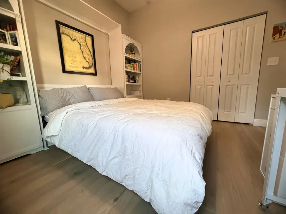 2439 4TH AVENUE S St Petersburg, FL 33712