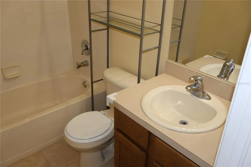 3019 POINTEVIEW DRIVE Tampa, FL 33611