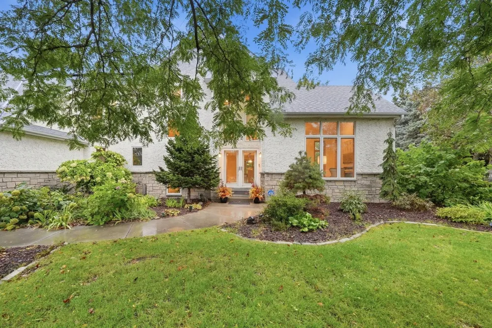1851 South Lane Mendota Heights, MN 55118