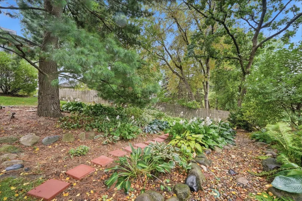 1851 South Lane Mendota Heights, MN 55118