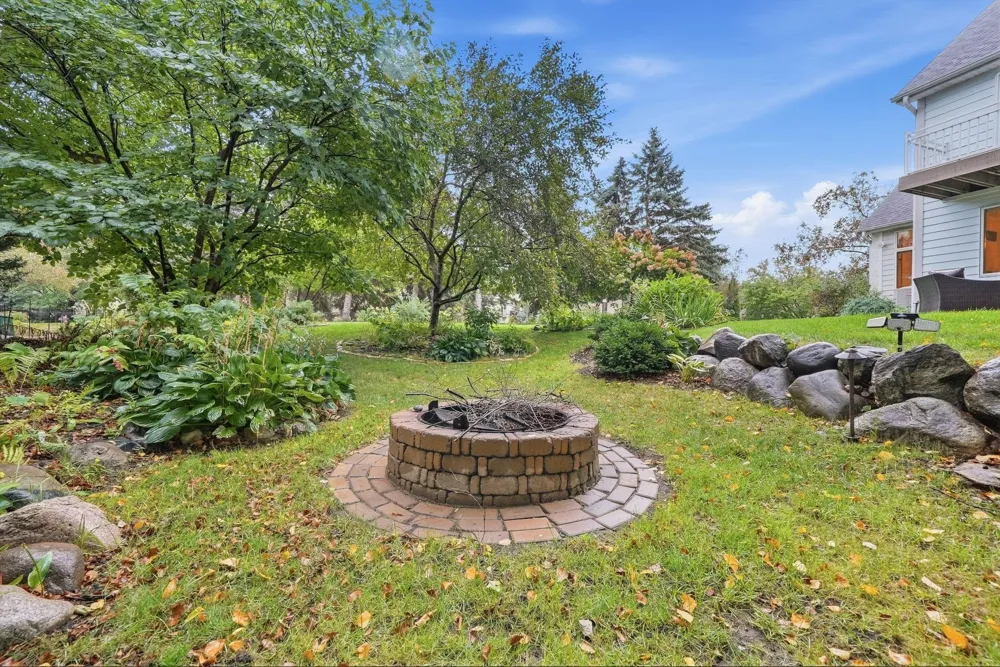 1851 South Lane Mendota Heights, MN 55118