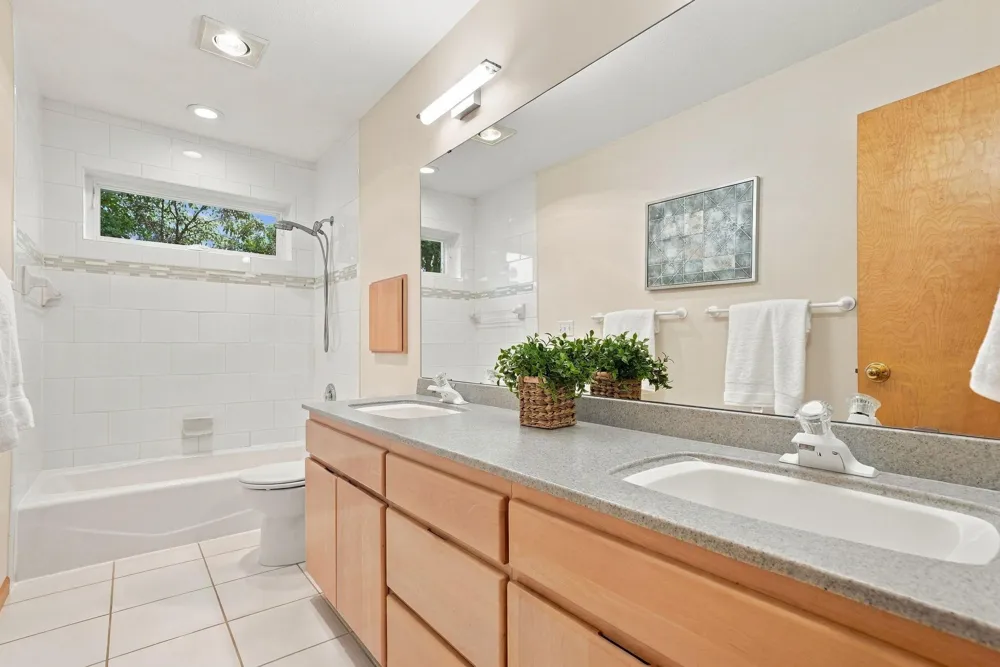 1851 South Lane Mendota Heights, MN 55118