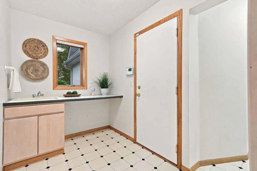 1851 South Lane Mendota Heights, MN 55118