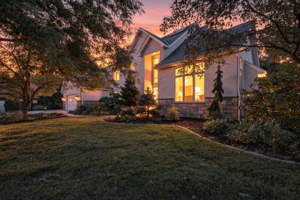 1851 South Lane Mendota Heights, MN 55118