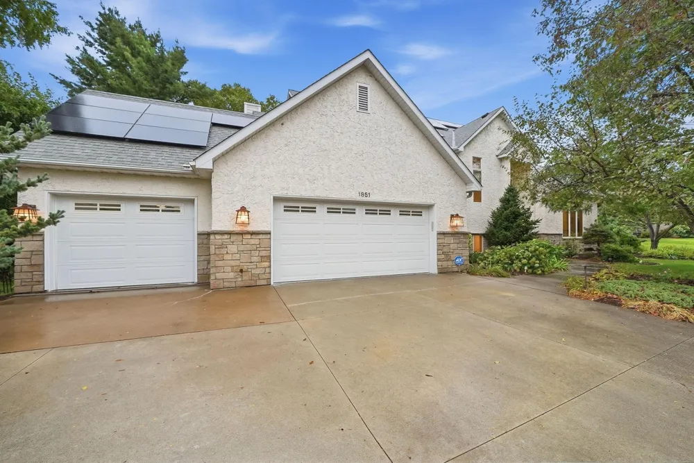 1851 South Lane Mendota Heights, MN 55118