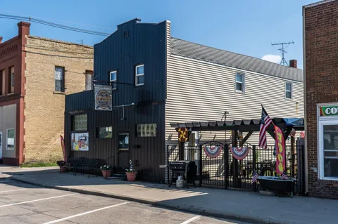 107 4th Avenue W