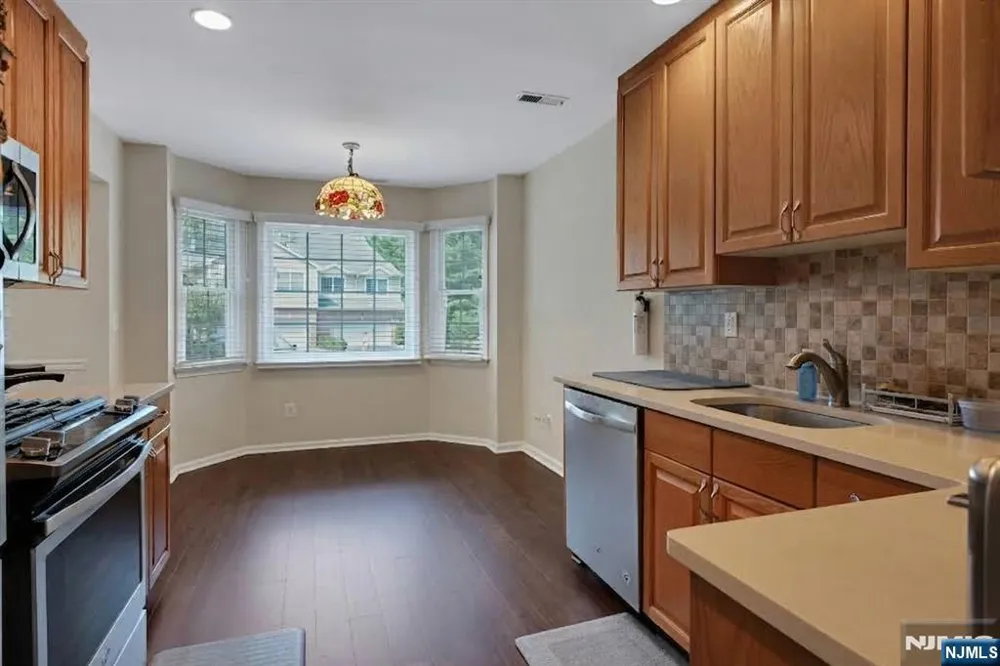 16 McManus Court 10 West Orange, NJ 07052