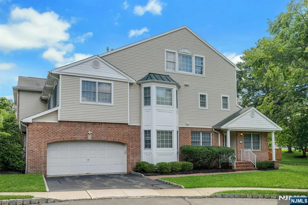 16 McManus Court 10 West Orange, NJ 07052