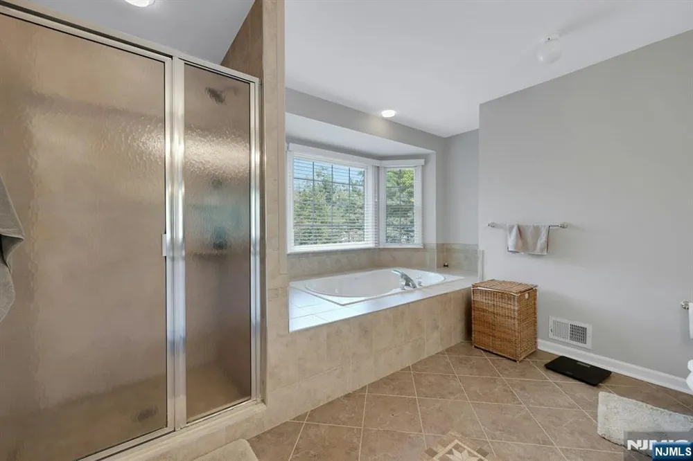 16 McManus Court 10 West Orange, NJ 07052