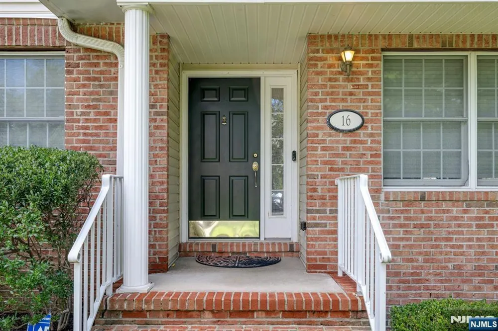 16 McManus Court 10 West Orange, NJ 07052