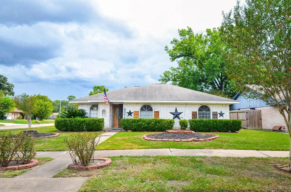9014 Langfield Road Houston, TX 77040