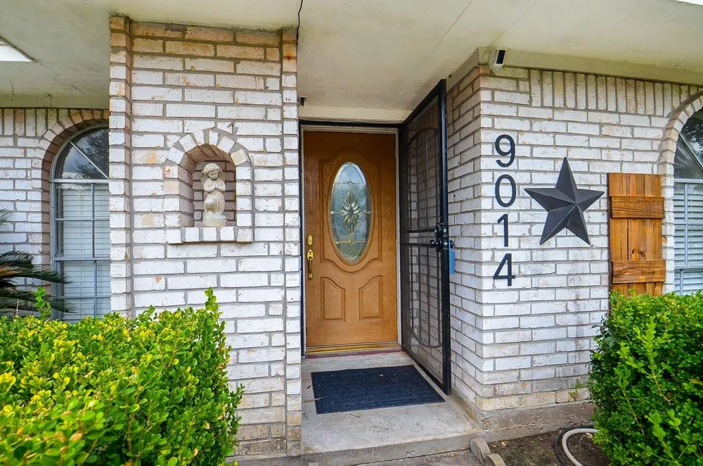 9014 Langfield Road Houston, TX 77040