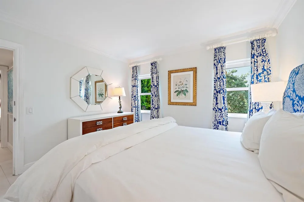 122 Peruvian Avenue #16 Palm Beach, FL 33480