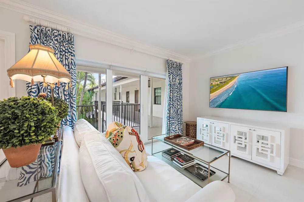 122 Peruvian Avenue #16 Palm Beach, FL 33480