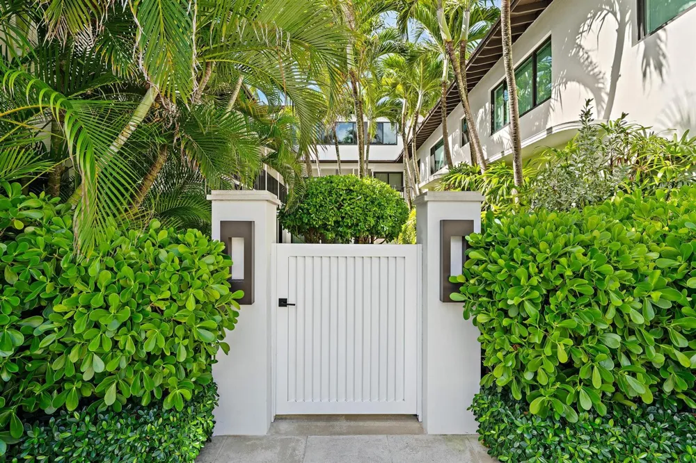 122 Peruvian Avenue #16 Palm Beach, FL 33480