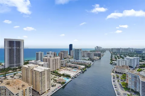 2600 E Hallandale Beach Blvd #T1002