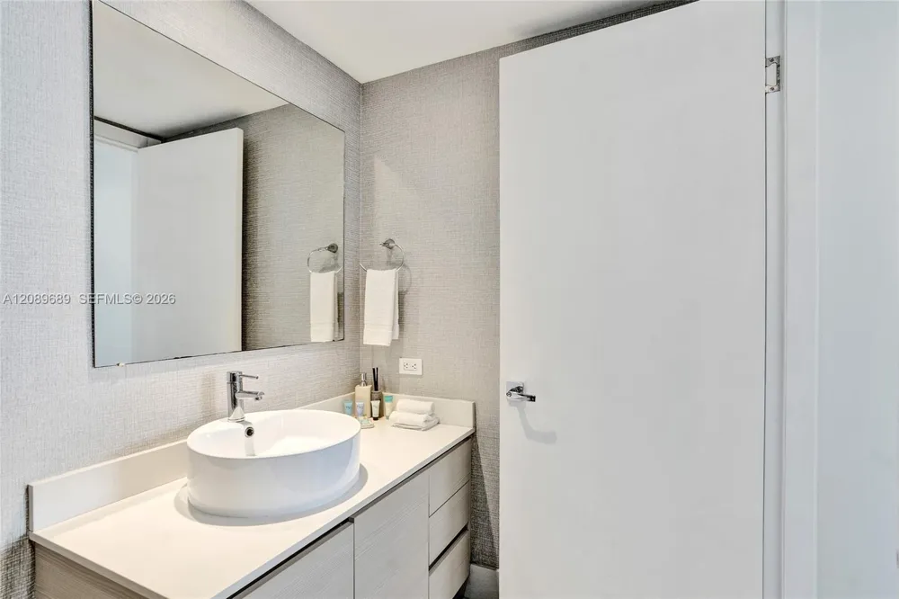 2600 E Hallandale Beach Blvd #T1002 Hallandale Beach, FL 33009