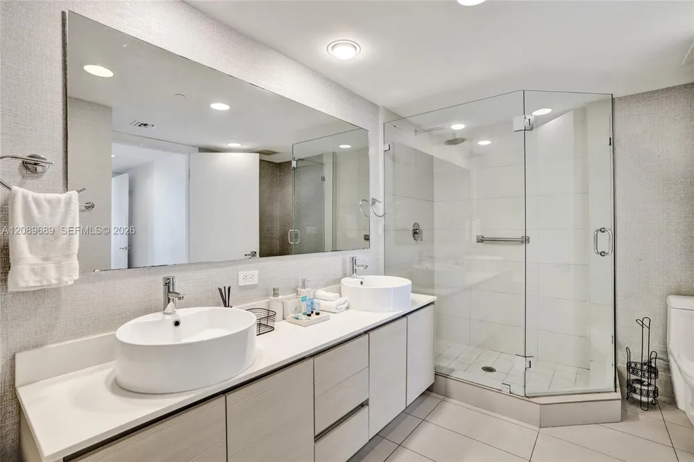 2600 E Hallandale Beach Blvd #T1002 Hallandale Beach, FL 33009