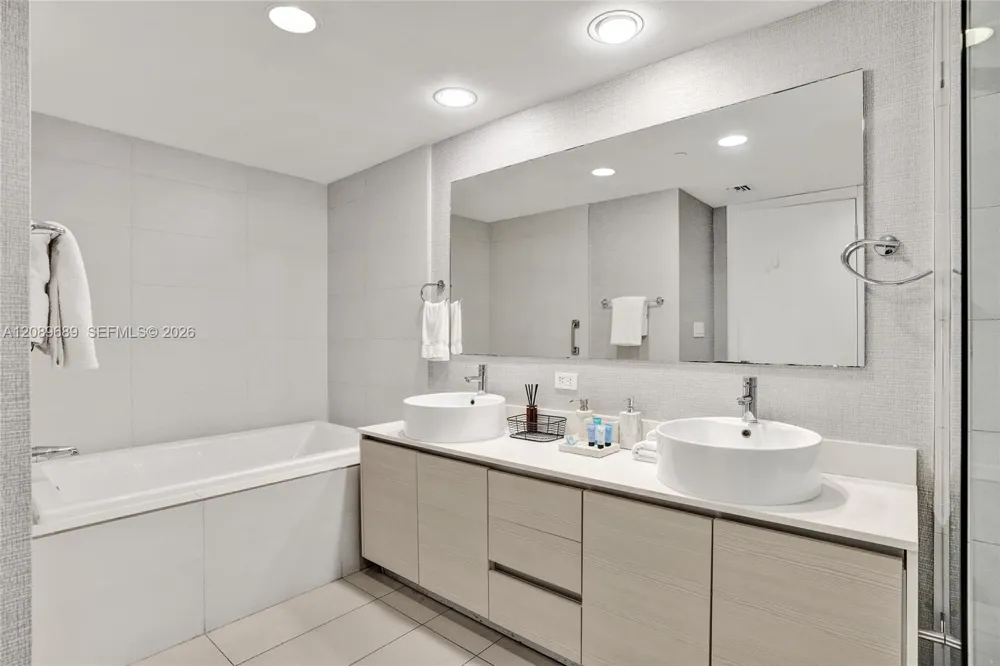2600 E Hallandale Beach Blvd #T1002 Hallandale Beach, FL 33009