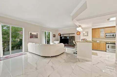 2601 NE 14th Avenue #306