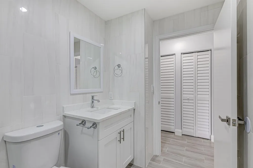 1240 SUMMIT PLACE CIRCLE #D West Palm Beach, FL 33415