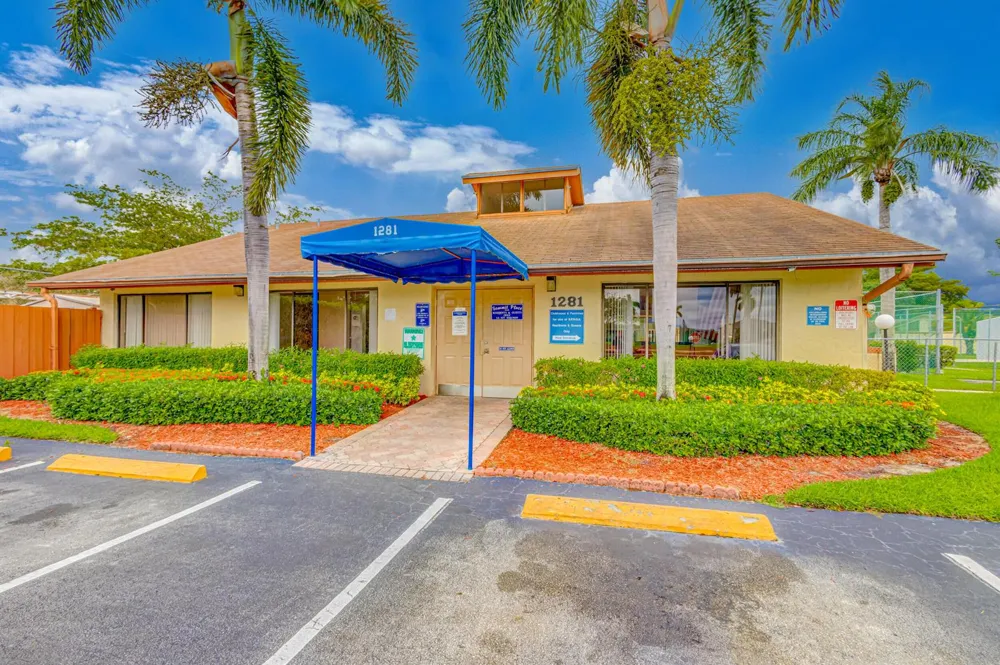 1240 SUMMIT PLACE CIRCLE #D West Palm Beach, FL 33415