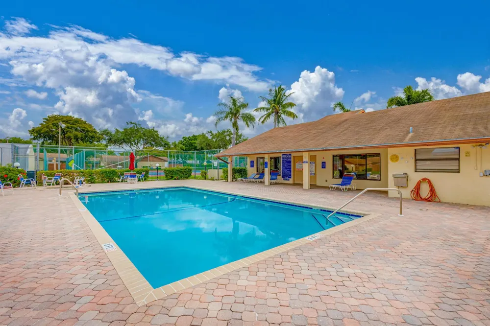 1240 SUMMIT PLACE CIRCLE #D West Palm Beach, FL 33415