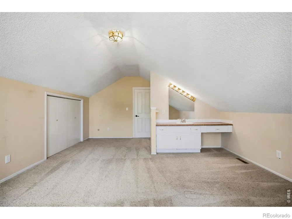 9004 Walker Road Niwot, CO 80503