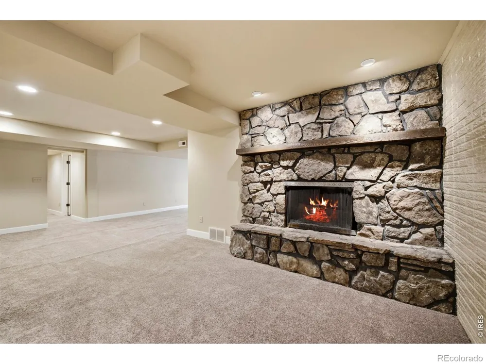 9004 Walker Road Niwot, CO 80503