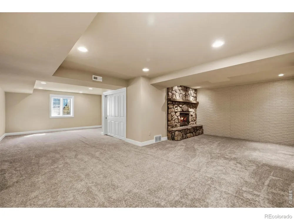 9004 Walker Road Niwot, CO 80503