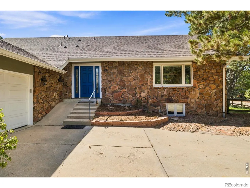 9004 Walker Road Niwot, CO 80503