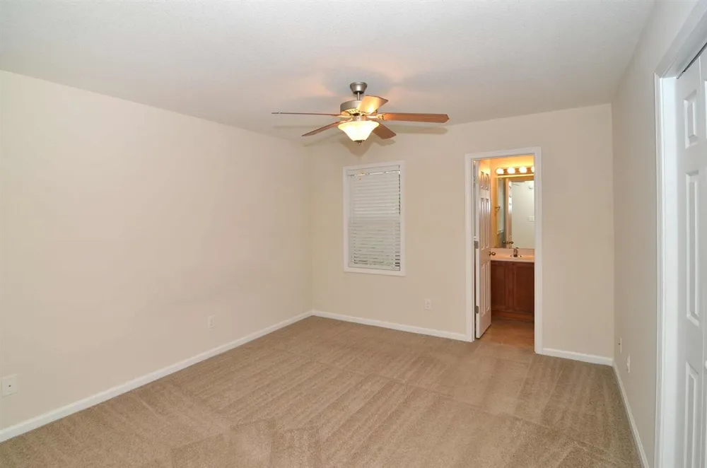1404 Old Folkstone Road #Apt 4 Sneads Ferry, NC 28460