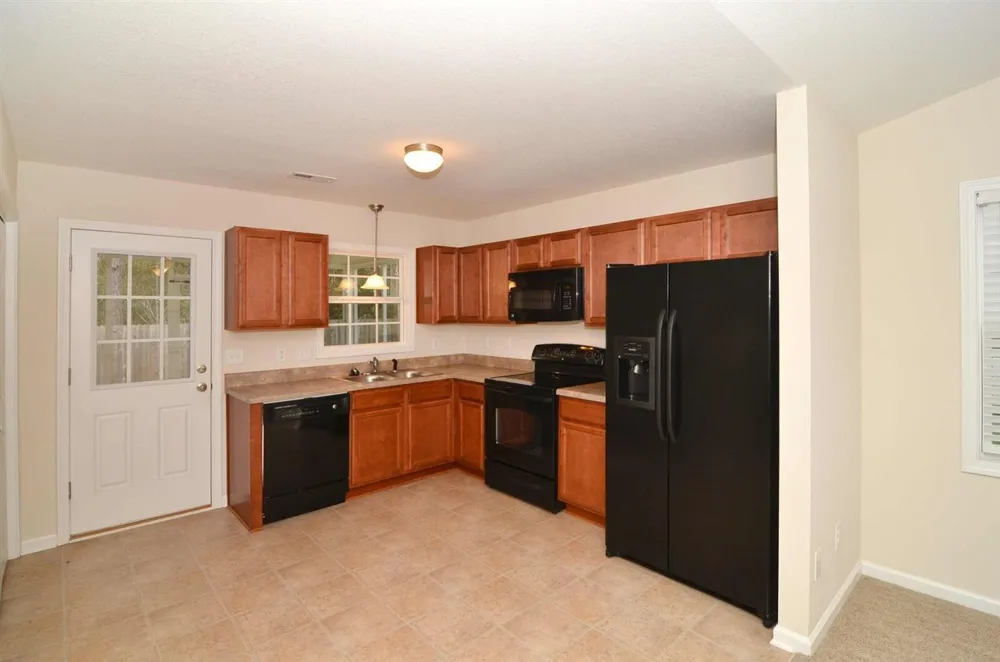 1404 Old Folkstone Road #Apt 4 Sneads Ferry, NC 28460